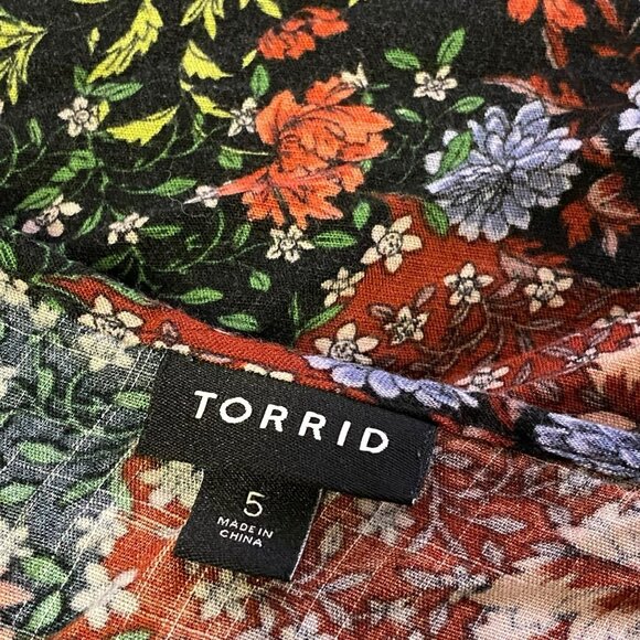 Torrid Black Floral Textured Stretch Rayon Babydoll - Picture 4 of 11